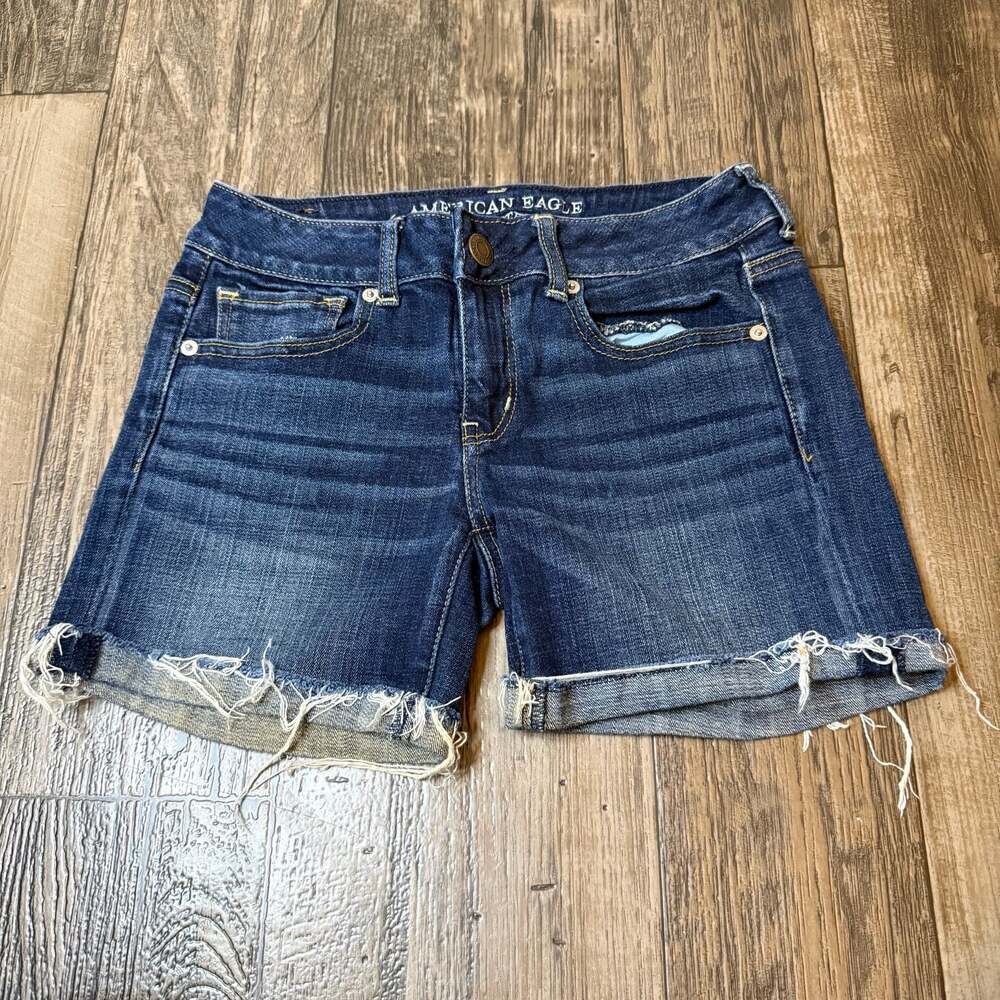 American Eagle Women's Dark Wash Cut-Off Denim Shorts Size 4